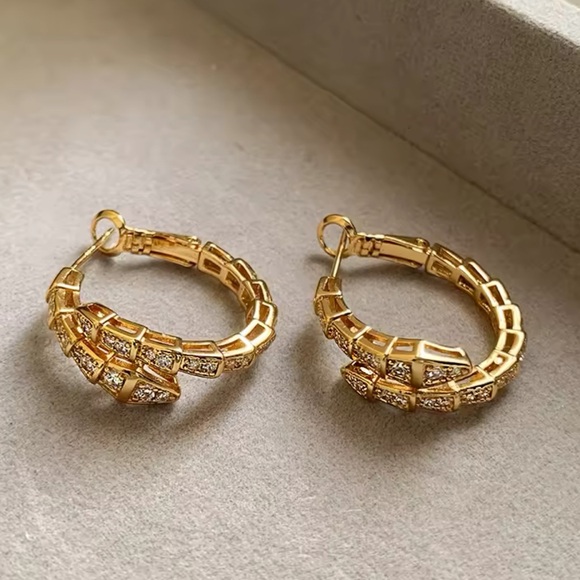 NWOT Snake Hoop Earrings in Gold - Picture 4 of 10